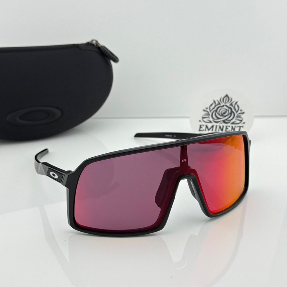Oakley Sutro Red